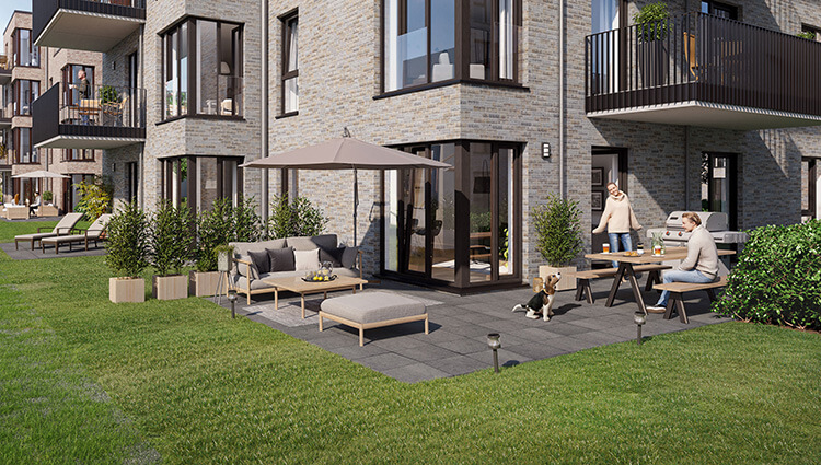 Visualisierung der selben Terrasse am Abend mit Besuch von zwei Freund*innen im Neubauprojekt Waterkant Geesthacht.